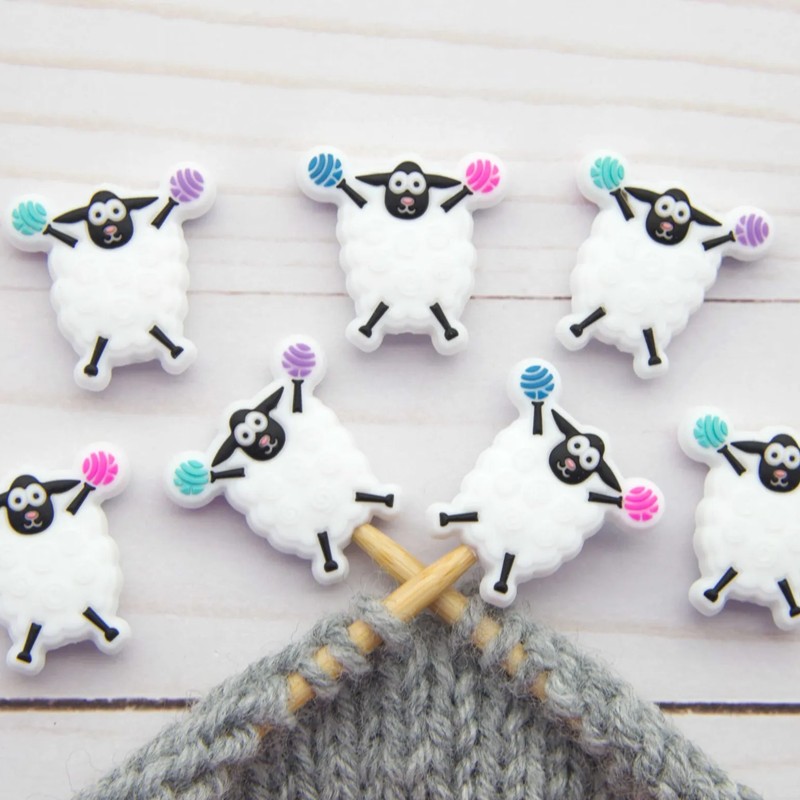 CHEERFUL WHITE SHEEP